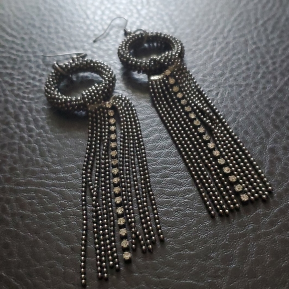 Dangle earrings - Picture 1 of 7